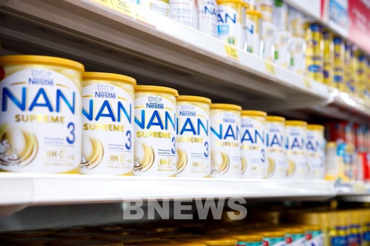 Khi nào nên cho trẻ dùng sữa công thức?